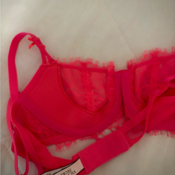 Victoria's Secret Pink and Red Heart Bra Set - Picture 4 of 8